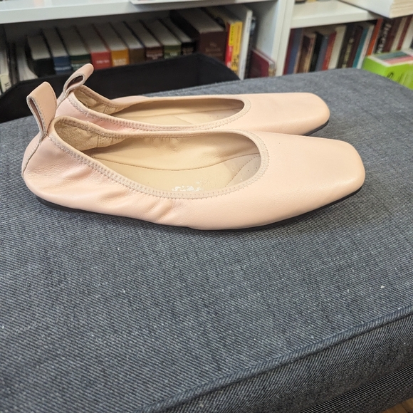 Clarks Peach Ballet Flats, EUC, size 9 - Picture 5 of 7